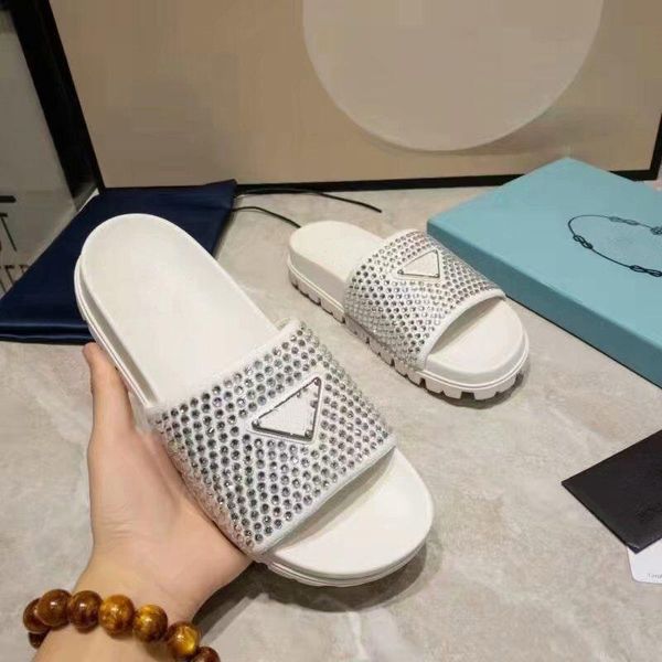 slippers 2021 spring and summer one-word slippers, leather rhinestone sponge cake, thick-soled wild, Black
slippers 2021 spring and summer one-word slippers, leather rhinestone sponge cake, thick-soled wild, Black