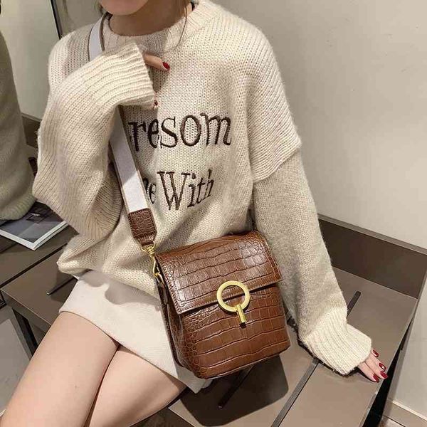 women luxurys designers bags 2021 korean lock wide strap bucket simple cow leather single messeng designer handbag handbags totes crossbody
women luxurys designers bags 2021 korean lock wide strap bucket simple cow leather single messeng designer handbag handbags totes crossbody