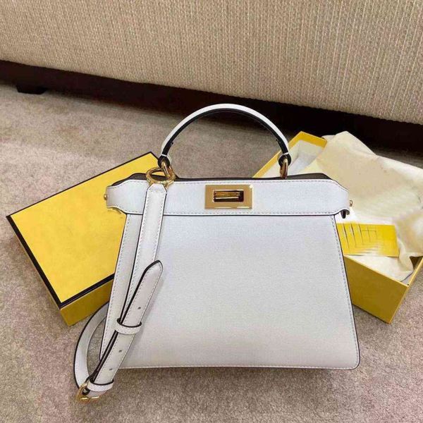 2021 classic flower f family new luxury one shoulder diagonal straddle portable leather women's bag high-end quality
2021 classic flower f family new luxury one shoulder diagonal straddle portable leather women's bag high-end quality