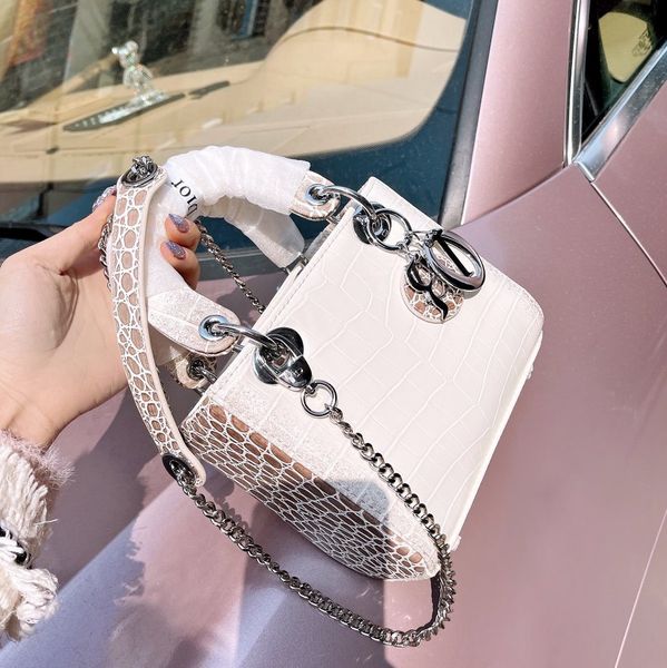 woman fashion luxury shoulder bags handbag purses classic leather handbags chain cross body bag tote wallet with logo -l1742, Red;black
woman fashion luxury shoulder bags handbag purses classic leather handbags chain cross body bag tote wallet with logo -l1742, Red;black
