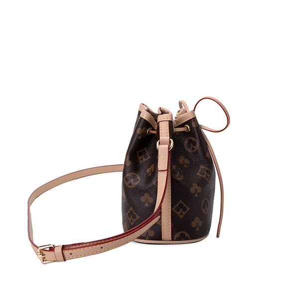 2021 new fashionable womens bag fashionable all-match bucket bag pull-belt shoulder messenger bag
2021 new fashionable womens bag fashionable all-match bucket bag pull-belt shoulder messenger bag