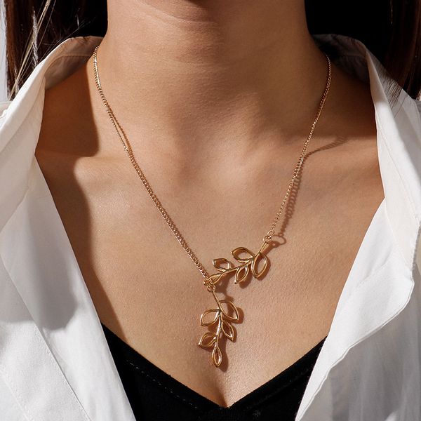 elegant hollow leaves pendants necklaces for women gold silver color chain necklaces femme jewelry brincos collier
elegant hollow leaves pendants necklaces for women gold silver color chain necklaces femme jewelry brincos collier