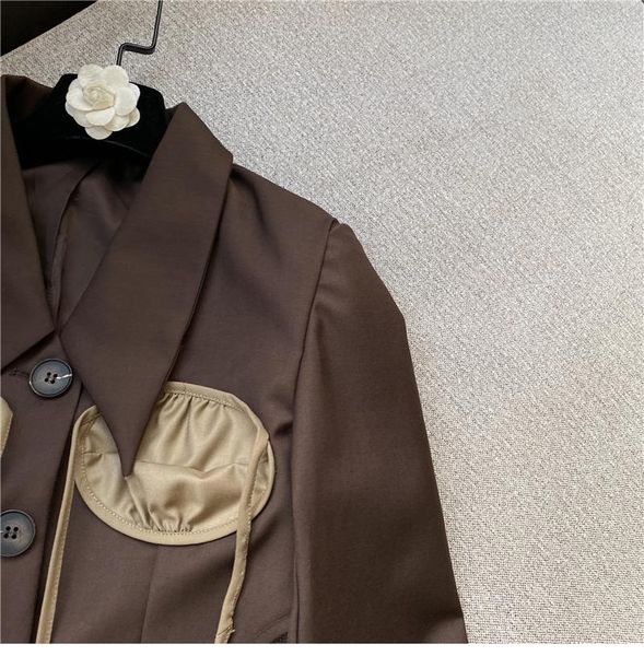 women's suits & blazers lady short coat 2021 autumn european design streetwear contrast color tassel pocket outside long sleeve cropped, White;black
women's suits & blazers lady short coat 2021 autumn european design streetwear contrast color tassel pocket outside long sleeve cropped, White;black