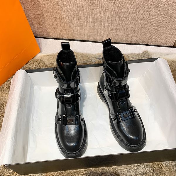 genuel leather 41 42 43 women spring autumn martin boots shoes thick heel short ankle female ins handsome locomotive boats, Black
genuel leather 41 42 43 women spring autumn martin boots shoes thick heel short ankle female ins handsome locomotive boats, Black