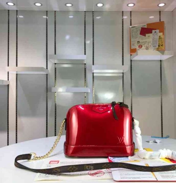 evening designer totes luxury m52748 bag patent leather body shell bag handbags cross iconic clutches handles shoulder bags
evening designer totes luxury m52748 bag patent leather body shell bag handbags cross iconic clutches handles shoulder bags
