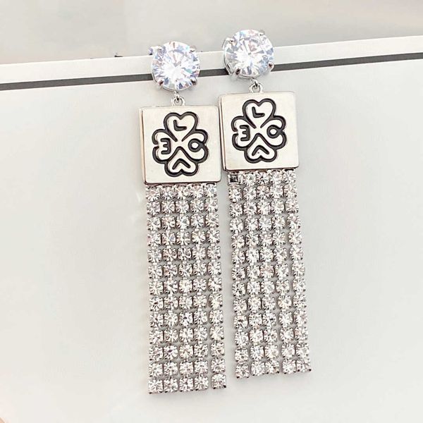 2021 new brand fashion jewelry for women tassel crystal design fashion party m name stamp black love earrings, Golden
2021 new brand fashion jewelry for women tassel crystal design fashion party m name stamp black love earrings, Golden