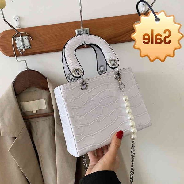 texture crocodile pattern small bag women's summer 2021 new fashion net red messenger foreign style portable princess diana
texture crocodile pattern small bag women's summer 2021 new fashion net red messenger foreign style portable princess diana