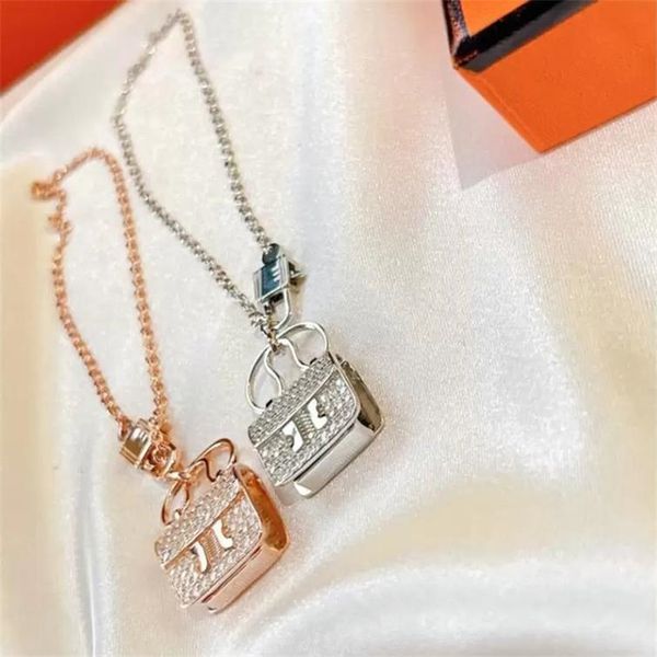 fashion charm bracelets luxury designer hand catenary women lock bracelet golden silver 2 style s925 link chain woman jewelry retro bracelet
fashion charm bracelets luxury designer hand catenary women lock bracelet golden silver 2 style s925 link chain woman jewelry retro bracelet