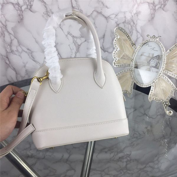 2021 solid color letter print shell bag ladies shopping casual shoulder bag leather zipper handbag 5 colors, Black;red
2021 solid color letter print shell bag ladies shopping casual shoulder bag leather zipper handbag 5 colors, Black;red