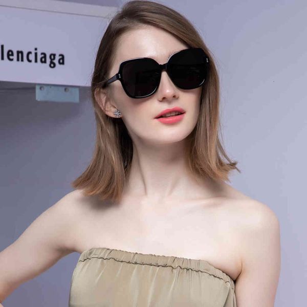 glasses new elegant frame retro pattern anti ultraviolet goggles driving hd polarized sunglasses, White;black
glasses new elegant frame retro pattern anti ultraviolet goggles driving hd polarized sunglasses, White;black