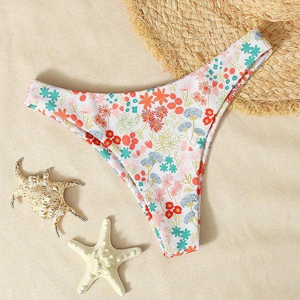 two-piece suits 2021 women's split bikini print brazilian swimming trunks beach pants
two-piece suits 2021 women's split bikini print brazilian swimming trunks beach pants