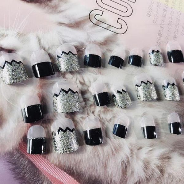 false nails french nail art salon diy designed short fake kit including glue fingernails full cover1, Red;gold
false nails french nail art salon diy designed short fake kit including glue fingernails full cover1, Red;gold