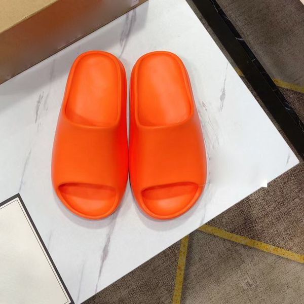 luxury designer slides resin desert sand rubber slippers outdoor solid lawn soft hardware injection summer flat men women beach foam runner, Black
luxury designer slides resin desert sand rubber slippers outdoor solid lawn soft hardware injection summer flat men women beach foam runner, Black