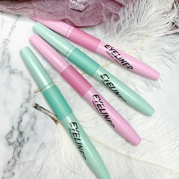 quick-drying and anti-smudge eyeliner to form a film waterproof sweatproof not easy smudge lasting take off1
quick-drying and anti-smudge eyeliner to form a film waterproof sweatproof not easy smudge lasting take off1
