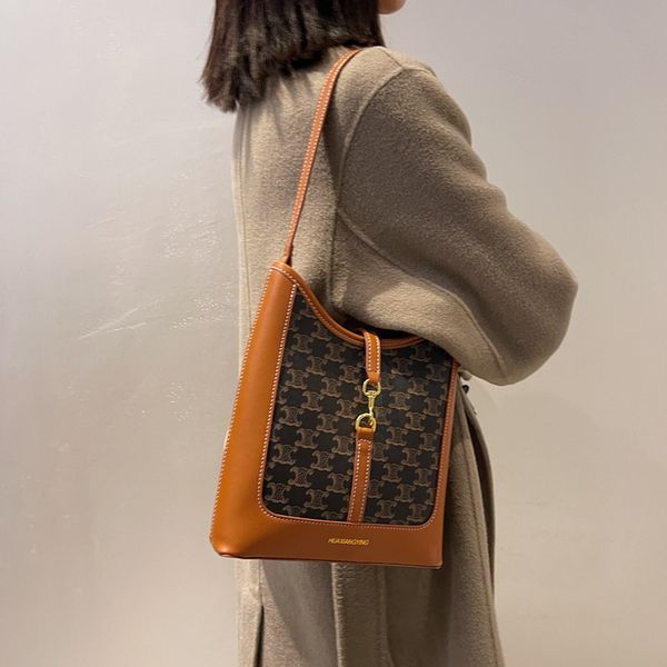 factory direct sale 75% off ce women's 2021 new trend one shoulder old flower high-capacity backpack is popular bags
factory direct sale 75% off ce women's 2021 new trend one shoulder old flower high-capacity backpack is popular bags