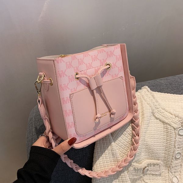factory direct sale 75% off women's 2021 new lovely small square fresh and sweet one shoulder armpit foreign style elegant women bags
factory direct sale 75% off women's 2021 new lovely small square fresh and sweet one shoulder armpit foreign style elegant women bags