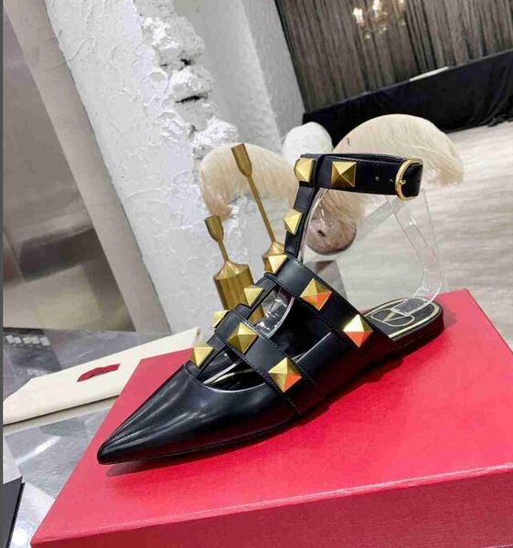 sandals 2021 women flat with rivets right v real sheep leather wedding pointed sandal 34-40 dustbag open toe shoes, Black
sandals 2021 women flat with rivets right v real sheep leather wedding pointed sandal 34-40 dustbag open toe shoes, Black