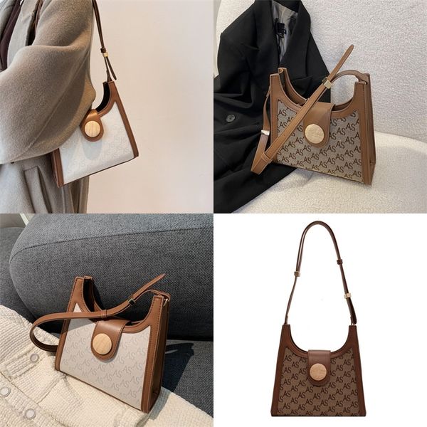 discount bag female new fashion one shoulder small square style versatile armpit messenger purse 
discount bag female new fashion one shoulder small square style versatile armpit messenger purse