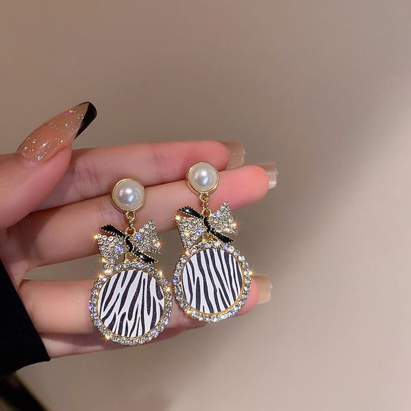 dangle & chandelier full shinning rhinestone bowknot earrings chic white black stripy round coin pendant for girls korean jewelry, Silver
dangle & chandelier full shinning rhinestone bowknot earrings chic white black stripy round coin pendant for girls korean jewelry, Silver