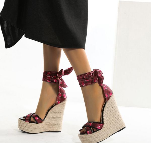 summer fashion personality wedge-heeled straw large size strappy sandals, Black
summer fashion personality wedge-heeled straw large size strappy sandals, Black