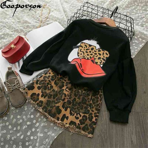 girl's clothes set autumn long sleeve black daisy shirt + leopard skirts children 2pieces tracksuit baby girl clothing sets 210715, White
girl's clothes set autumn long sleeve black daisy shirt + leopard skirts children 2pieces tracksuit baby girl clothing sets 210715, White