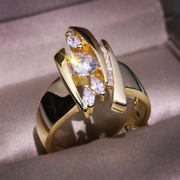 cluster rings 2021 personality gold color wedding bands white crystal zircon for women irregular female engagement d5t210, Golden;silver
cluster rings 2021 personality gold color wedding bands white crystal zircon for women irregular female engagement d5t210, Golden;silver