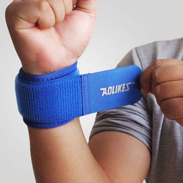 wrist support 1pcs sports fitness wristband brace gym thumb straps wraps bandage armbandjes training safety hand bands, Black;red
wrist support 1pcs sports fitness wristband brace gym thumb straps wraps bandage armbandjes training safety hand bands, Black;red