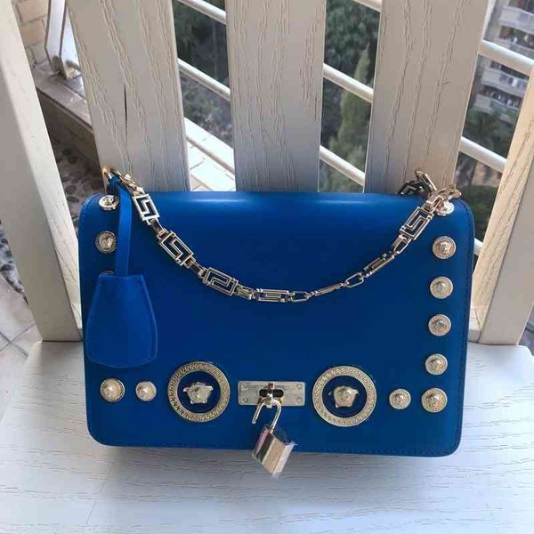 women luxurys designers bags 2021 catwalk rivet one-shoulder stiletto upgrade square chain designer handbag handbags totes crossbody bag
women luxurys designers bags 2021 catwalk rivet one-shoulder stiletto upgrade square chain designer handbag handbags totes crossbody bag