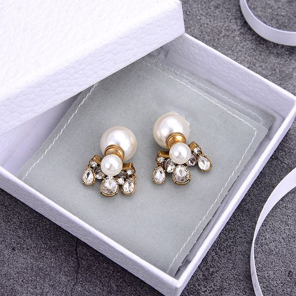 l-d37 women stud designer classic letter logo ancient gold pearl water drop earrings 925 silver needle, Golden;silver
l-d37 women stud designer classic letter logo ancient gold pearl water drop earrings 925 silver needle, Golden;silver