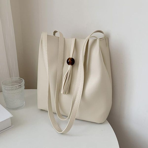 evening bags fashion simple tassel women soft leather large-capacity handbag retro solid color shoulder bag 2021 summer korean version
evening bags fashion simple tassel women soft leather large-capacity handbag retro solid color shoulder bag 2021 summer korean version