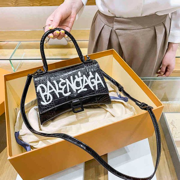 balencaigass hourglass small square bags moon locomotive genuine leather fashion motorcycle bags luxury women handbag designer pbjh
balencaigass hourglass small square bags moon locomotive genuine leather fashion motorcycle bags luxury women handbag designer pbjh