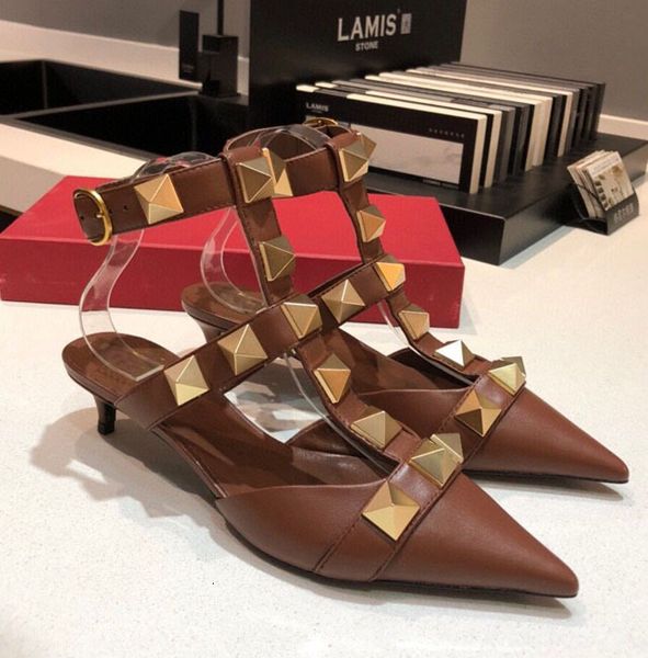 sandals 2021 big rivet pointed real sheep leather high heel 4cm fashionable women shoes black matte fashion sandals
sandals 2021 big rivet pointed real sheep leather high heel 4cm fashionable women shoes black matte fashion sandals