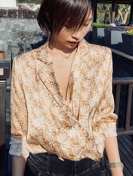 women's suits & blazers ladies silk 100% python print long sleeve notched collar blazer with pockets - 2021 latest female stylish casua, White;black
women's suits & blazers ladies silk 100% python print long sleeve notched collar blazer with pockets - 2021 latest female stylish casua, White;black