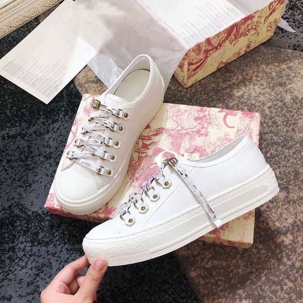 the fashion luxurys design sneaker women neoprene ribbon d connect grosgrain shoes size 35-40 kju002, Red;white
the fashion luxurys design sneaker women neoprene ribbon d connect grosgrain shoes size 35-40 kju002, Red;white