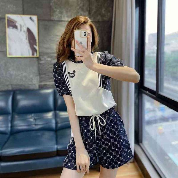 2022 factory wholesale new model summer women's short sleeve shorts set contrast leisure temperament two-piece set, White
2022 factory wholesale new model summer women's short sleeve shorts set contrast leisure temperament two-piece set, White
