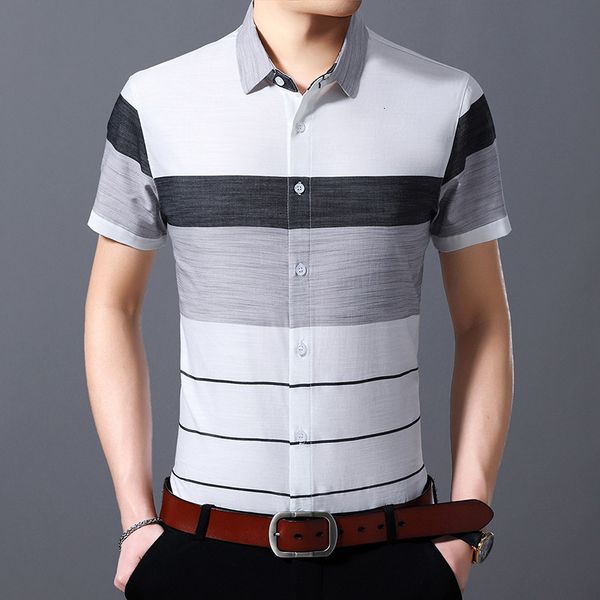 men's shirt 2021 new short sleeve lapel horizontal stripe simple cotton korean slim summer wear, White;black
men's shirt 2021 new short sleeve lapel horizontal stripe simple cotton korean slim summer wear, White;black