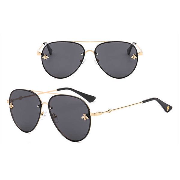 2021 brand design sunglasses women men brand designer good quality fashion metal oversized sunglasses vintage female male uv400., White;black
2021 brand design sunglasses women men brand designer good quality fashion metal oversized sunglasses vintage female male uv400., White;black