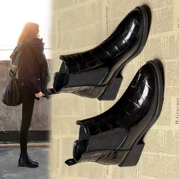 shoes elastic short boots woman, women's booties, autumn/winter shoes ,square heel, soft leather,british style,female footware ,black,
shoes elastic short boots woman, women's booties, autumn/winter shoes ,square heel, soft leather,british style,female footware ,black,