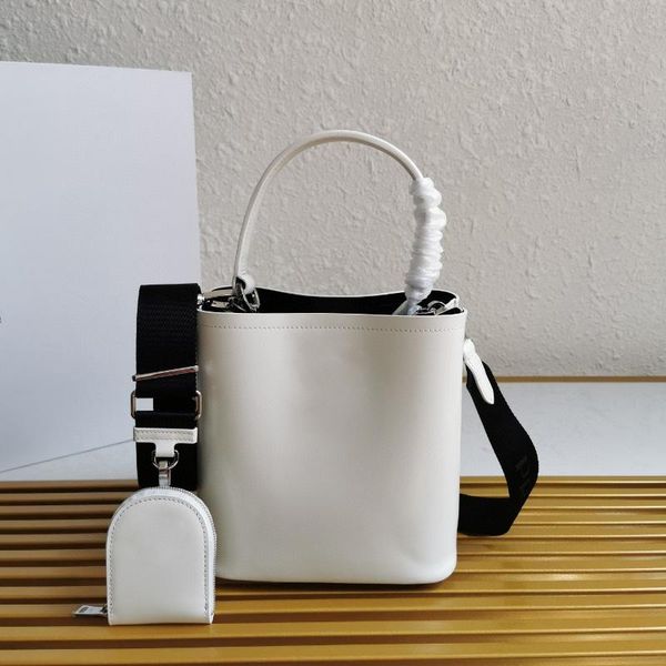 evening bags 2021fashion women caviar leather shoulder bag designer design genuine quilted flap chain crossbody
evening bags 2021fashion women caviar leather shoulder bag designer design genuine quilted flap chain crossbody
