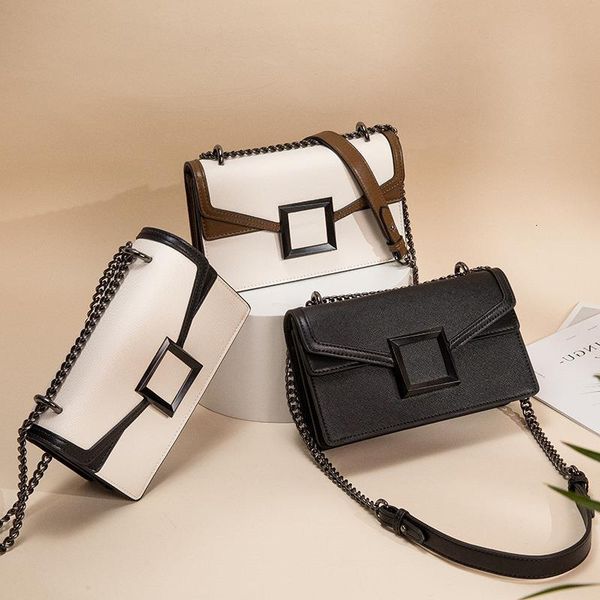 evening bag palm pattern color contrast korean small square buckle metal chain slanting across envelope
evening bag palm pattern color contrast korean small square buckle metal chain slanting across envelope