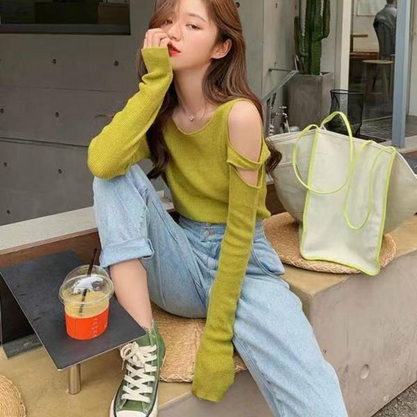 women's sweaters thin-skinned knitted sweater lady pullover with shoulder-length sleeves, White;black
women's sweaters thin-skinned knitted sweater lady pullover with shoulder-length sleeves, White;black