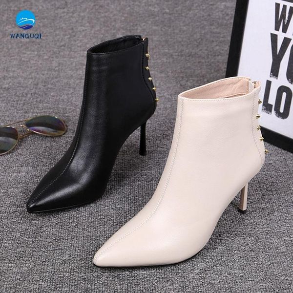 autumn and winter rivet high heel shoes female stuff with pointed women's boots british wind thin, Black
autumn and winter rivet high heel shoes female stuff with pointed women's boots british wind thin, Black