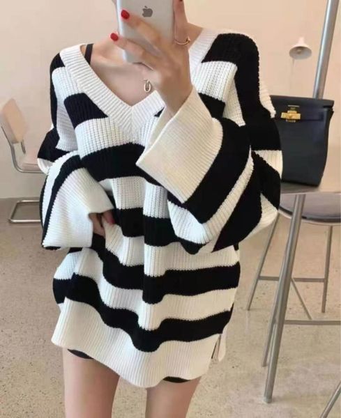 women's sweaters long sleeved sexy, fashionable, spring and autumn fashion, official boutique, White;black
women's sweaters long sleeved sexy, fashionable, spring and autumn fashion, official boutique, White;black