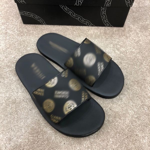 luxurys men slippers designer rubber slides sandal mens designers flat fashion shoes beach flip flops flower with box size 39-45 -g343, Black
luxurys men slippers designer rubber slides sandal mens designers flat fashion shoes beach flip flops flower with box size 39-45 -g343, Black