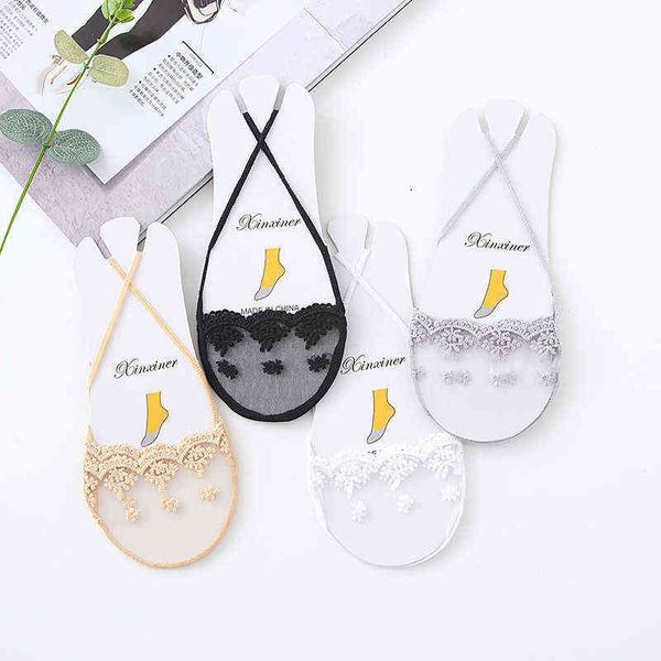 female spring and boat invisible lace embroidered suspender summer thin heel sho front sole socks, Black;white
female spring and boat invisible lace embroidered suspender summer thin heel sho front sole socks, Black;white