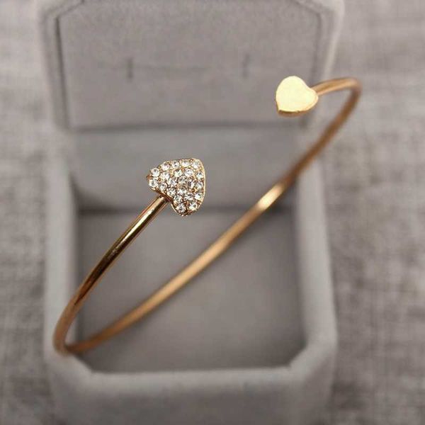charm bracelets love heart shape gold-plated open white zircon bracelet simple luxury female adjustable for women wedding gif, Golden;silver
charm bracelets love heart shape gold-plated open white zircon bracelet simple luxury female adjustable for women wedding gif, Golden;silver