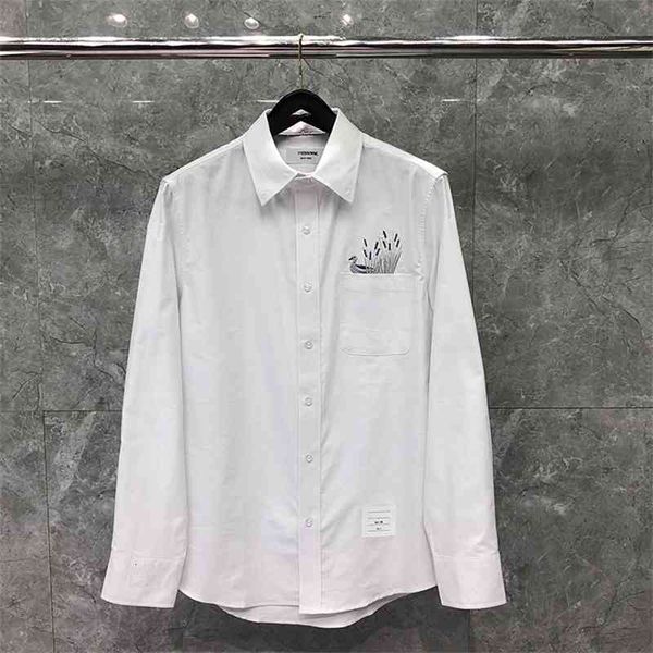 shirt fashion tb thom brand shirts men long sleeve casual shirt turn down collar oxford bird embroidery white men's clothing, White;black
shirt fashion tb thom brand shirts men long sleeve casual shirt turn down collar oxford bird embroidery white men's clothing, White;black