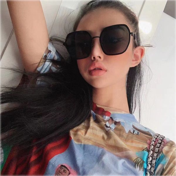 2021 korean fashion sunglasses women's big face simple elegant frame men's, White;black
2021 korean fashion sunglasses women's big face simple elegant frame men's, White;black