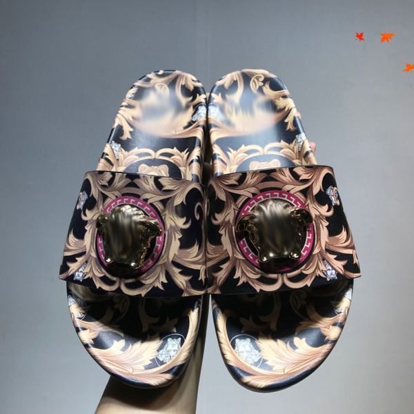 luxurys men slippers designer rubber slides sandal mens designers flat fashion shoes beach flip flops flower with box size 39-45 -g362, Black
luxurys men slippers designer rubber slides sandal mens designers flat fashion shoes beach flip flops flower with box size 39-45 -g362, Black