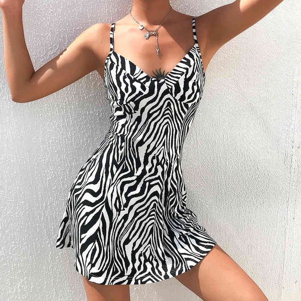 women v neck sleeveless bodycon spaghetti strap a line dress basic summer black backless party dresses clubwear, Black;gray
women v neck sleeveless bodycon spaghetti strap a line dress basic summer black backless party dresses clubwear, Black;gray